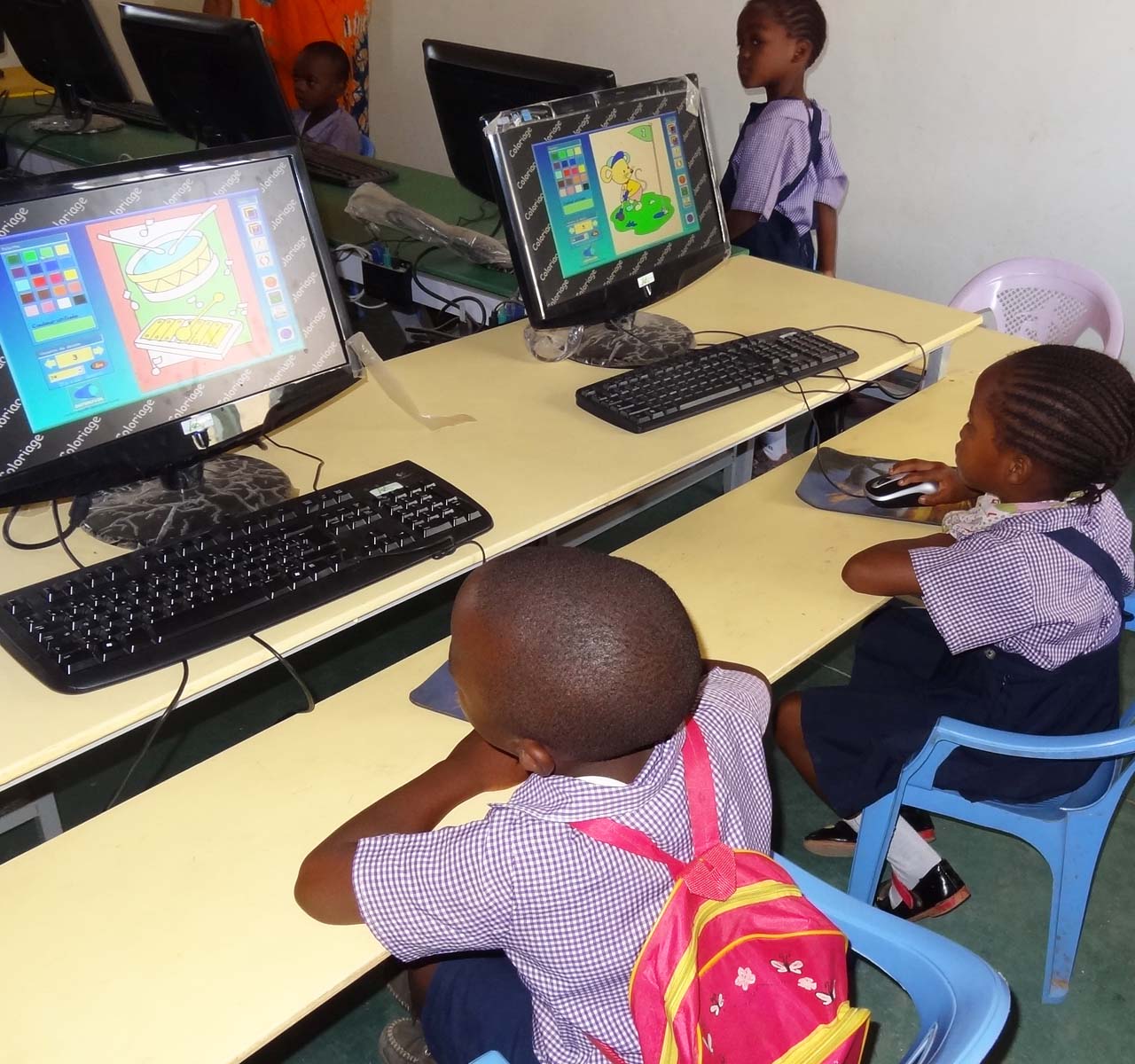 Microcom support for schools and education in the DRC